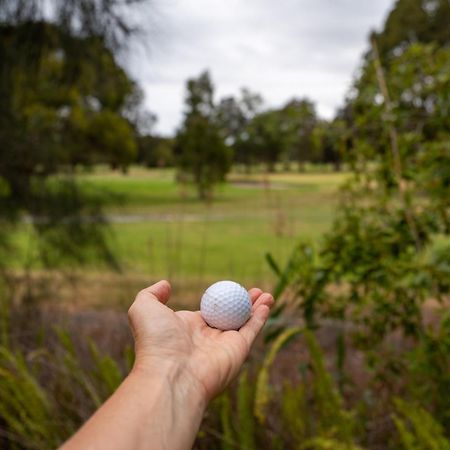 Golf Place Inn Wollongong Primbee Luaran gambar